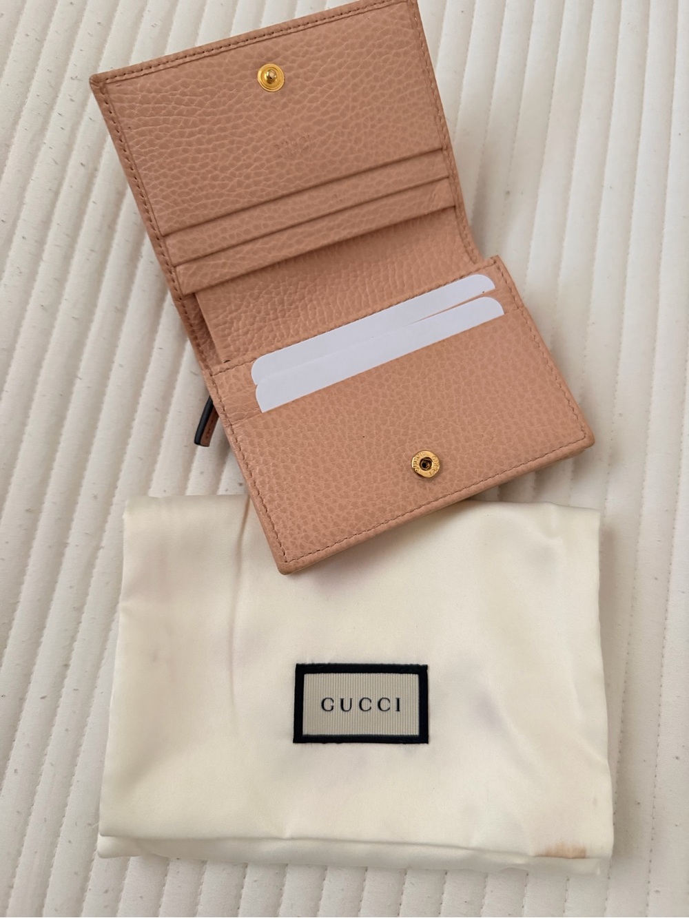 AUTHENTIC GUCCI DOUBLE G LOGO COMPACT WALLET - Picture 11 of 11